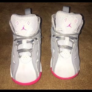 Toddler jordan sneakers size 6